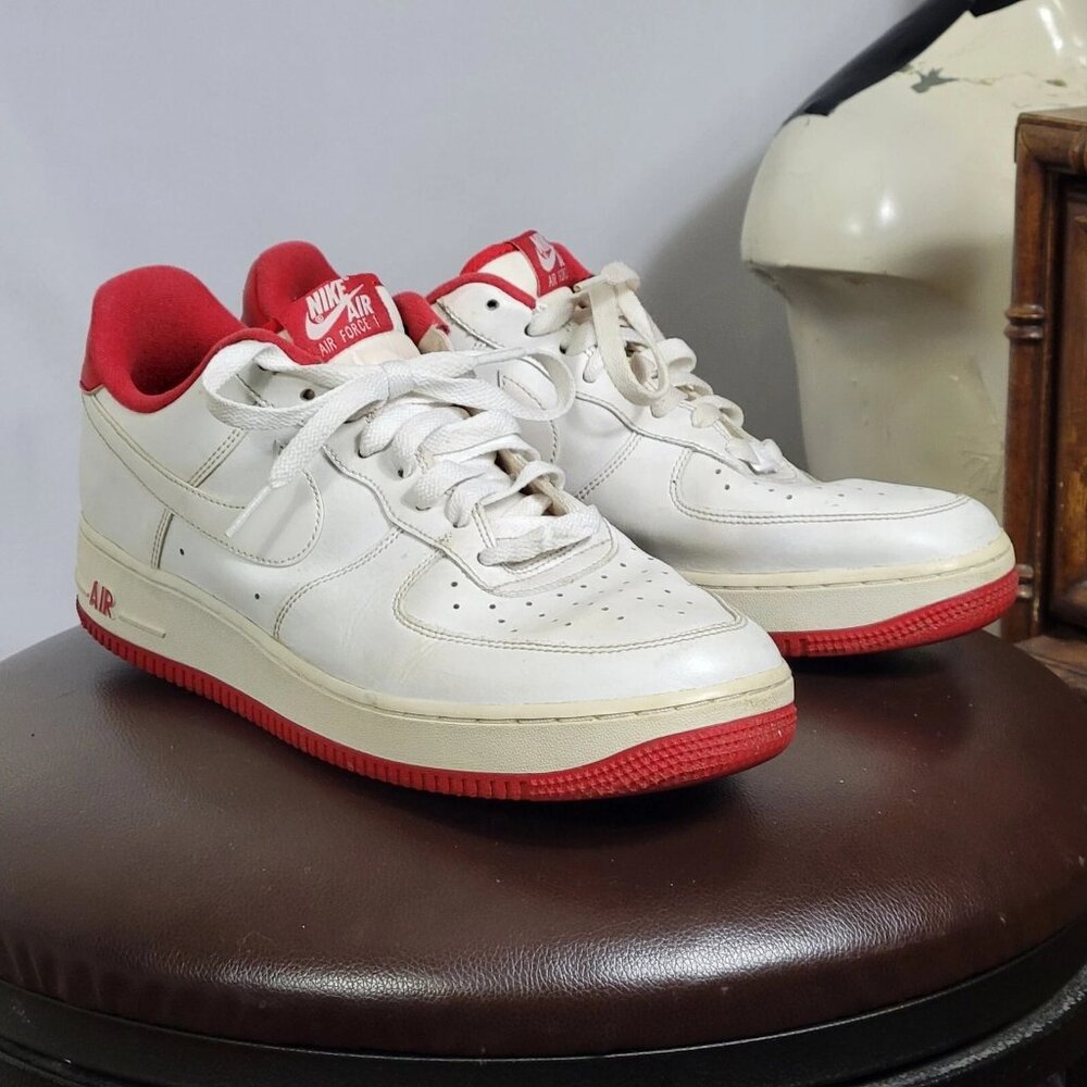 Nike Air Force 1 Low University Red Size 9.5
